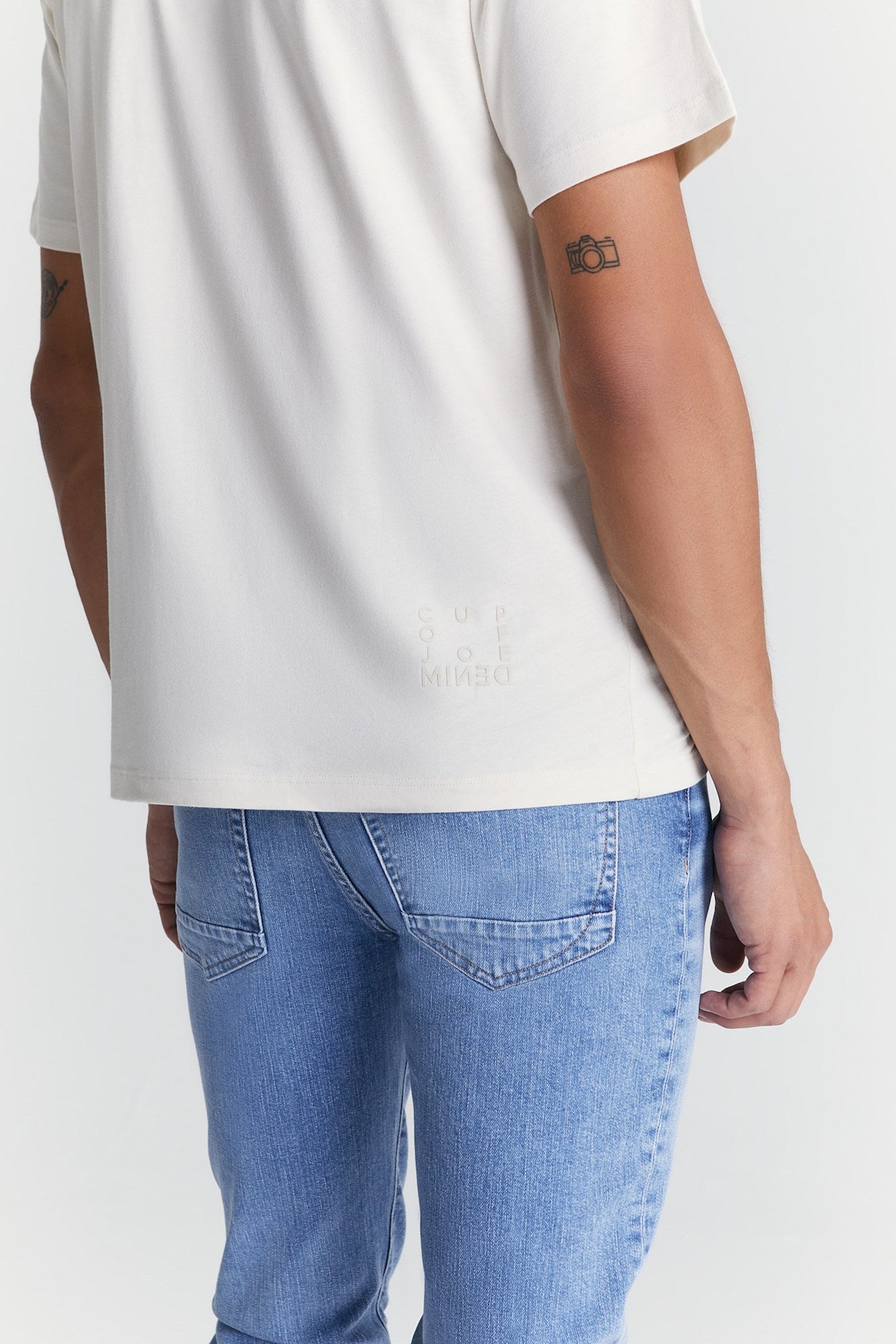 Fin - T-Shirt - Off White