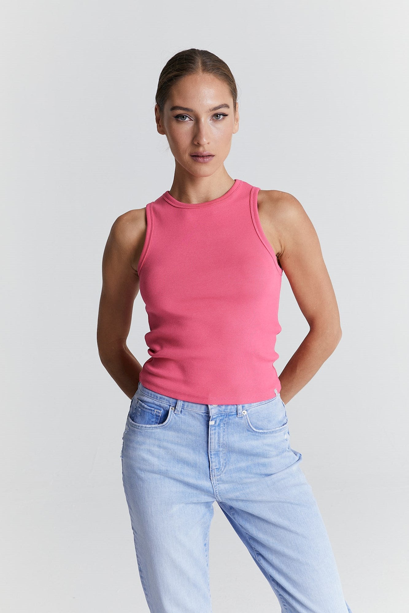 Liv - Halter Neck Tanktop - Pink