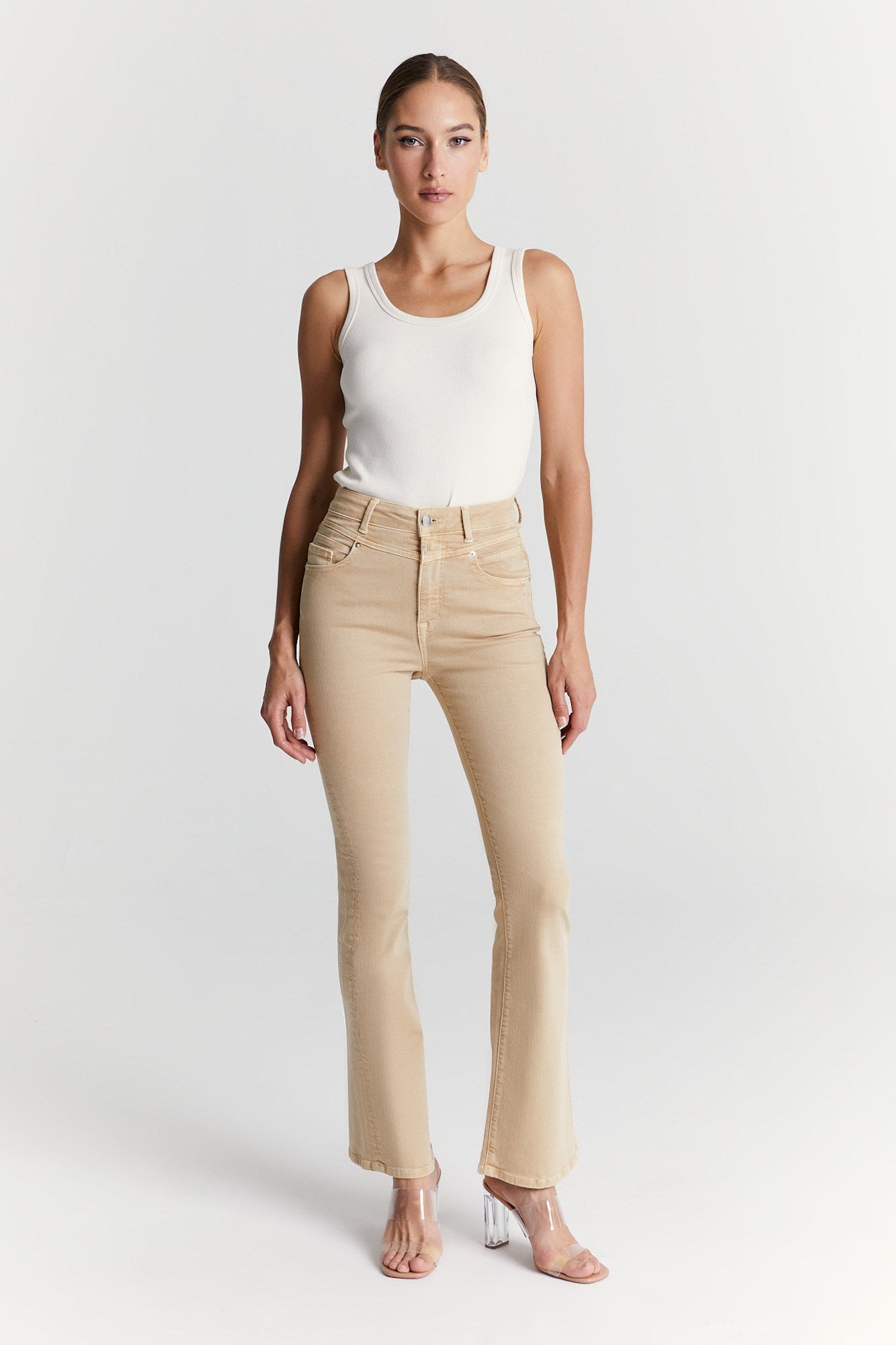 Matilda – Schlagjeans mit hoher Taille – Beige
