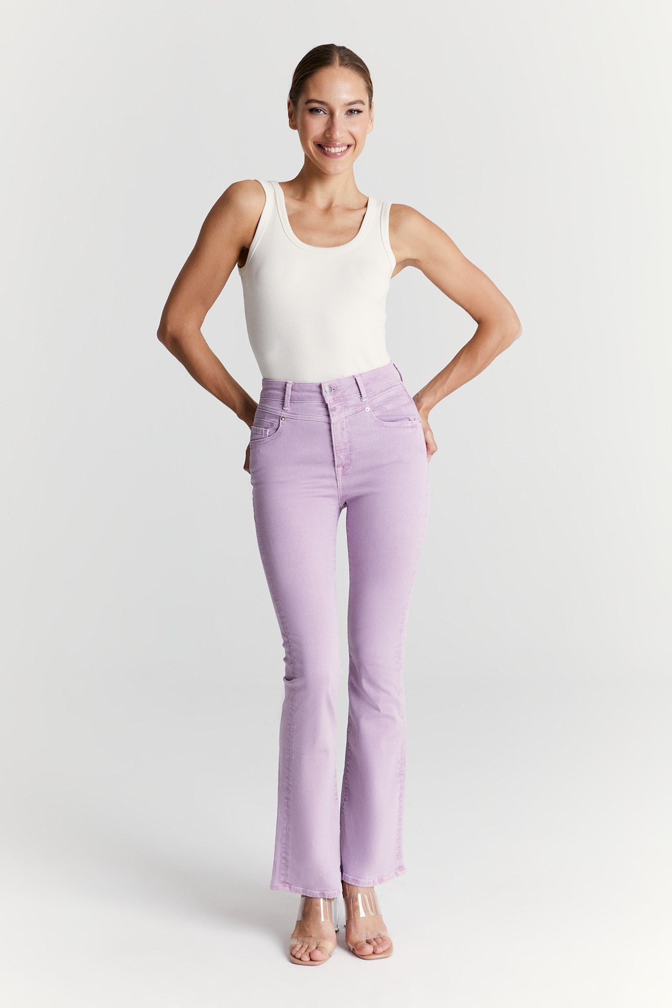 Matilda – Schlagjeans mit hoher Taille – Flieder