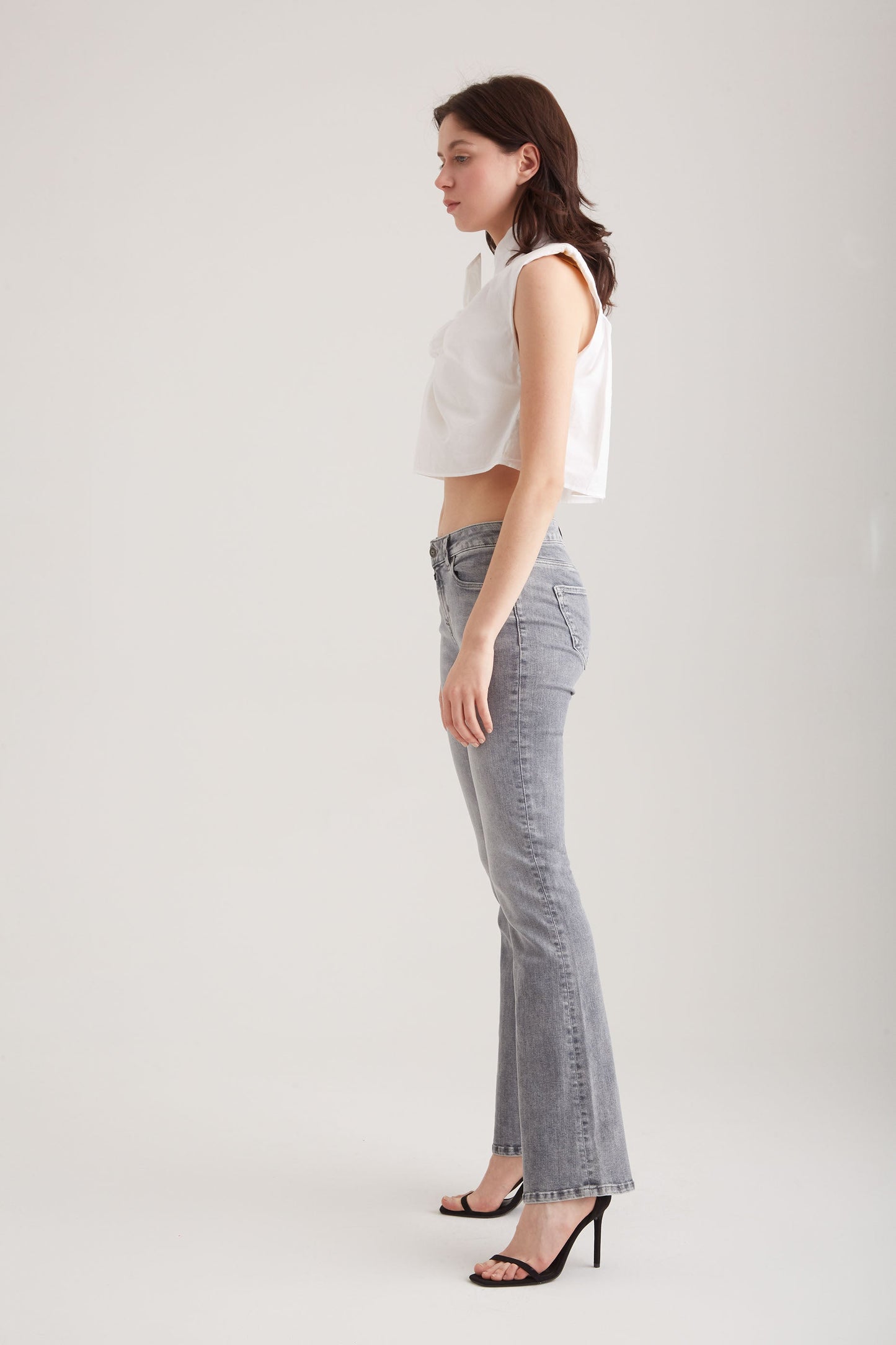 Laura - Schlagjeans mit mittlerer Taille - Grau Vintage