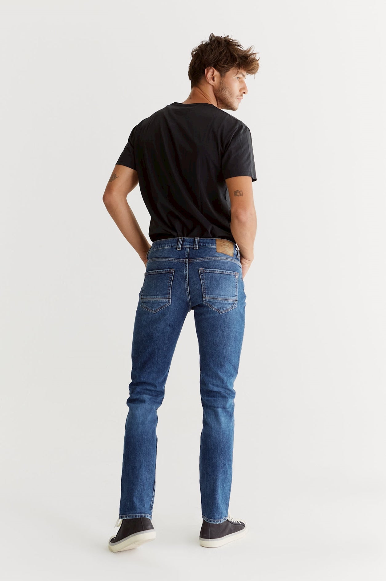Justin - Slim Tapered Jeans - Dark Blue Damaged