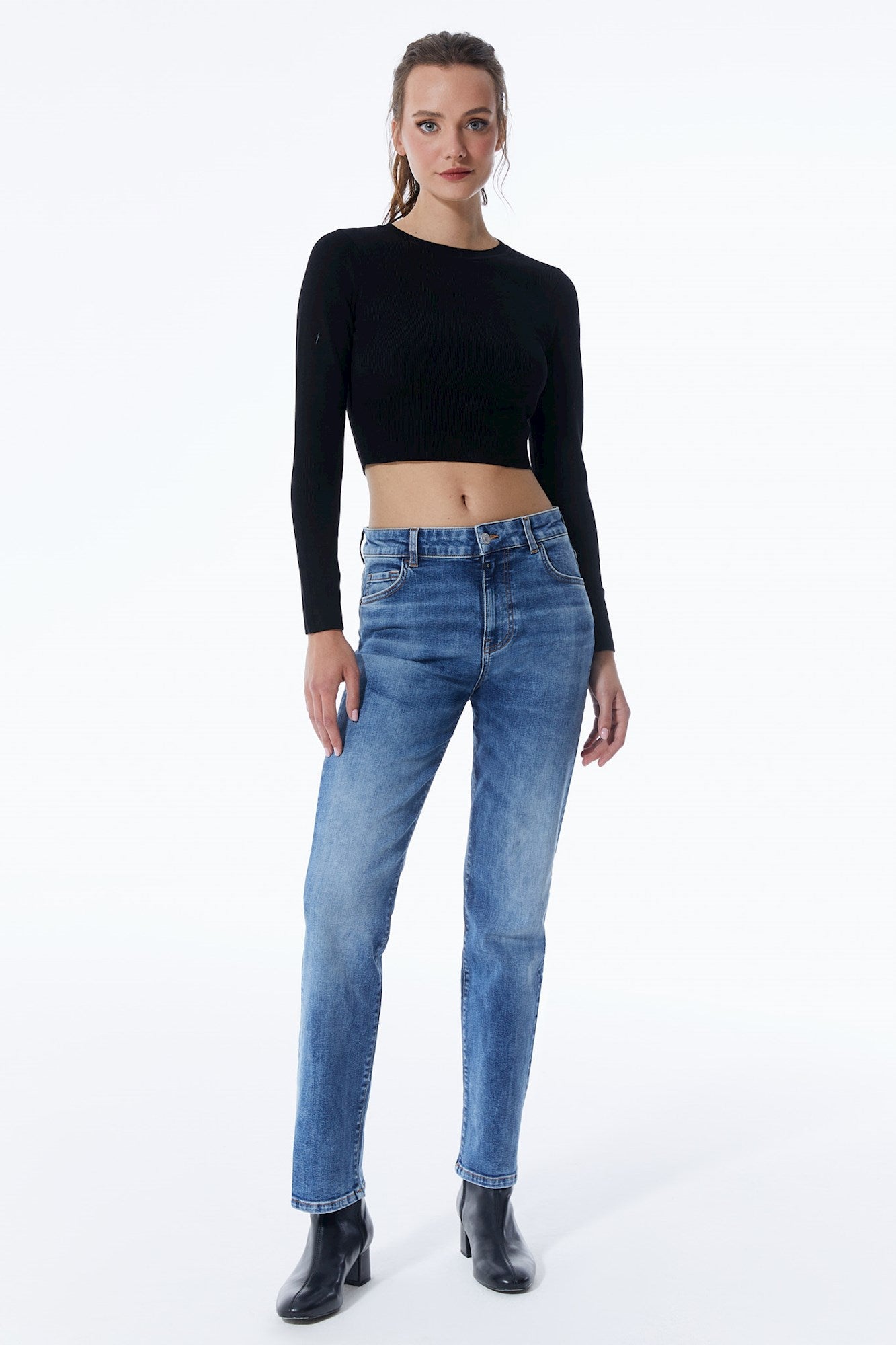 Kylie - Mid Waist 5 Pocket Jeans - Medium Blue