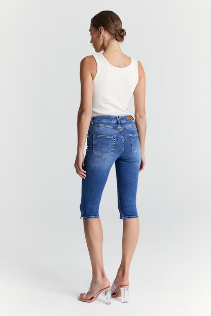 Karen – Skinny Capri-Jeans – Mittelblau