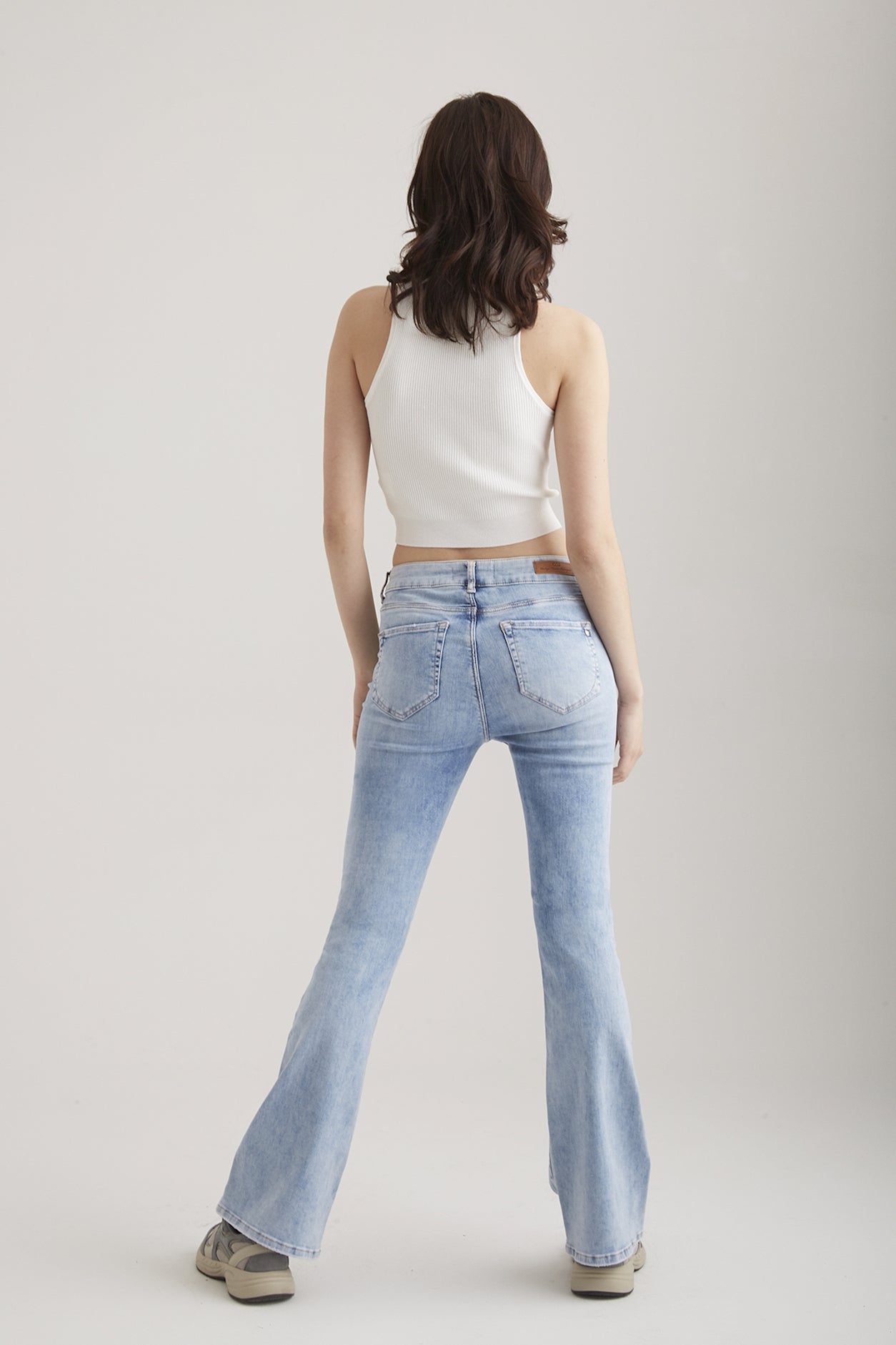 Laura – Flare-Jeans mit mittlerer Taille – Hellblau Vintage