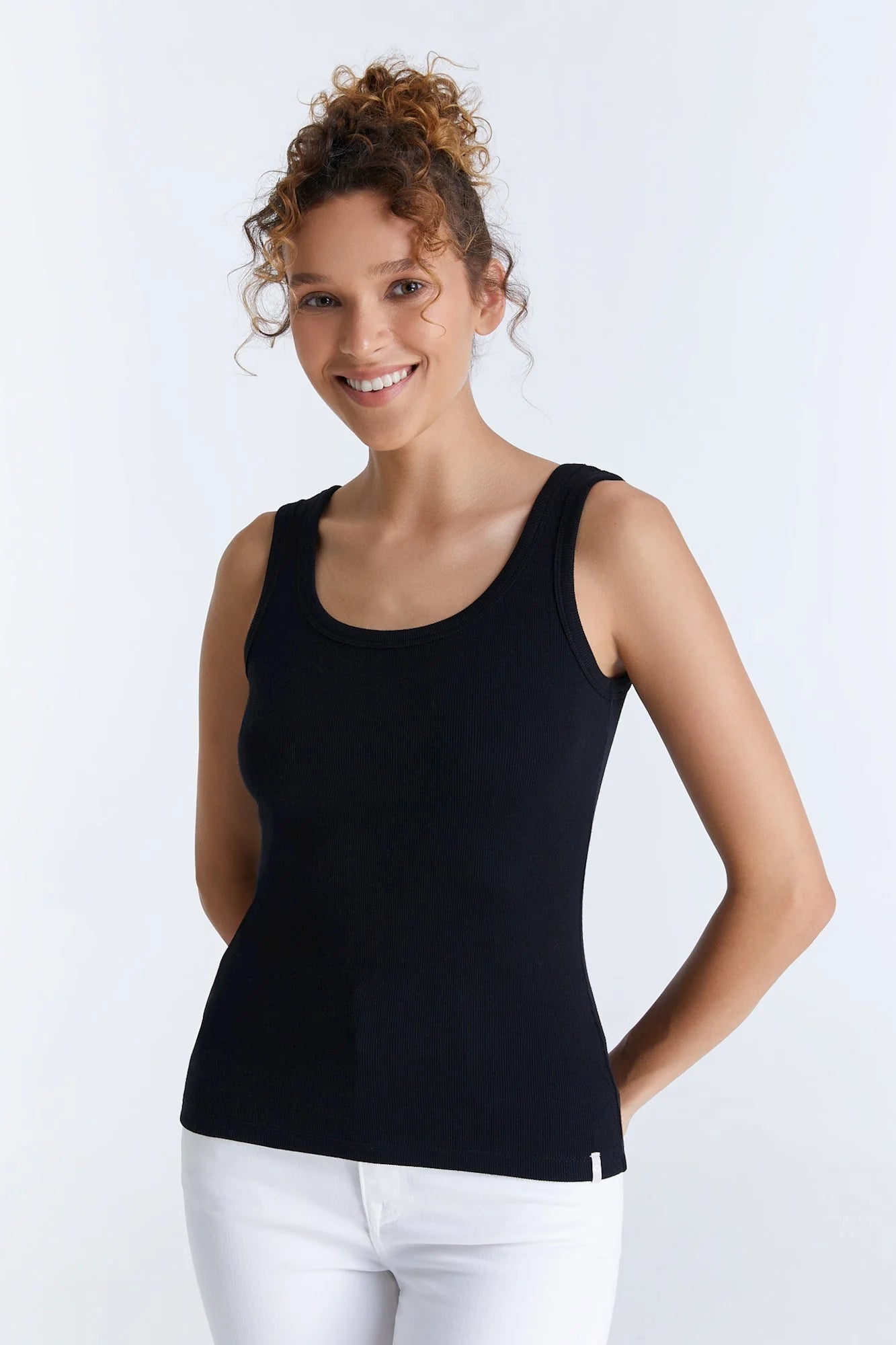 Olivia - Crew Neck Tanktop - Black