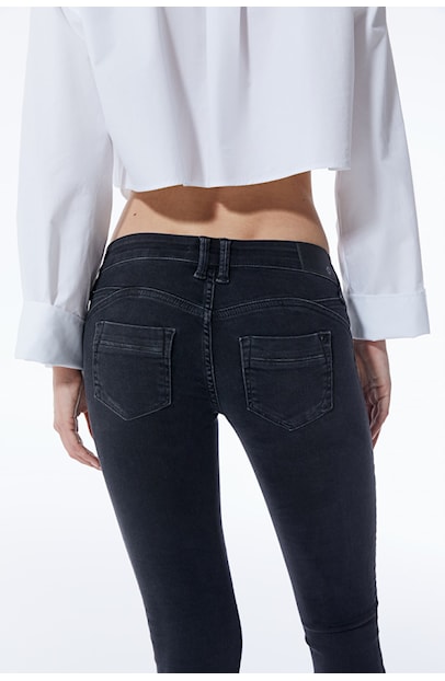 Rebecca – Jeans mit niedriger Taille – Schwarz Vintage