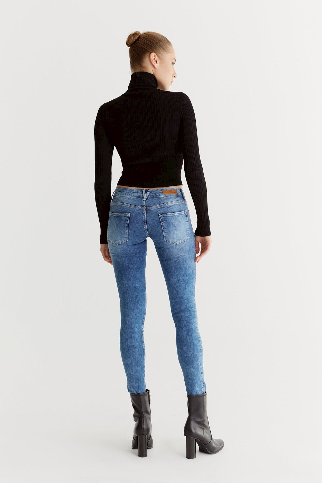 Allissa - Skinny Cropped Jeans - Mittelblau