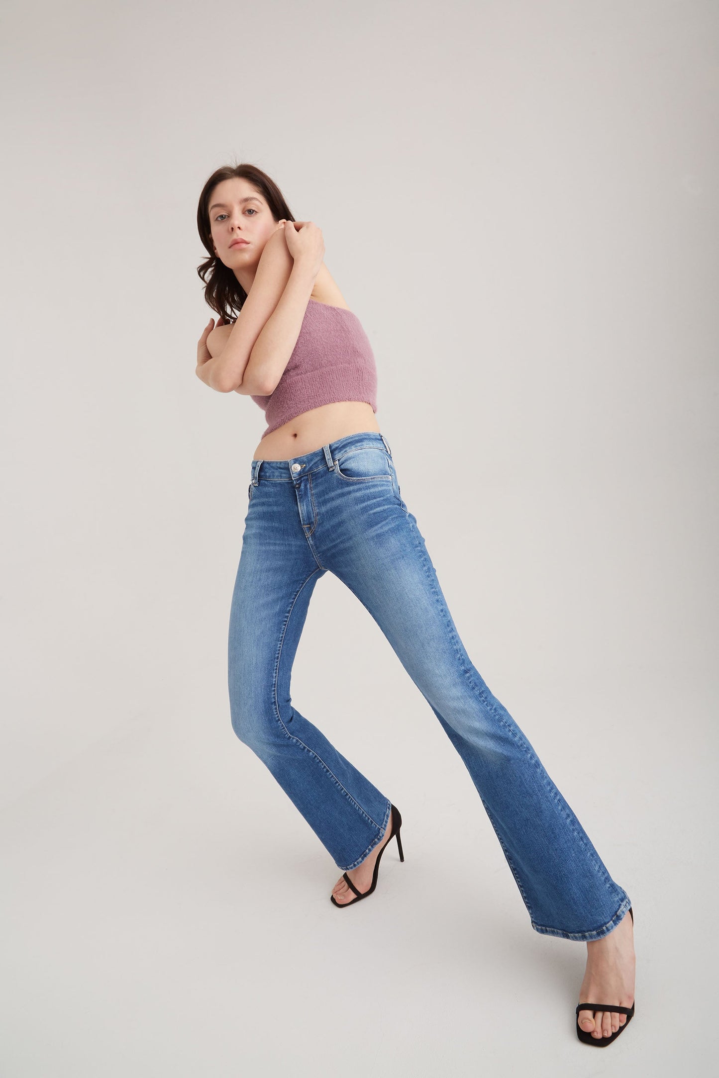 Laura - Mid Waist Flare Jeans - Medium Blue
