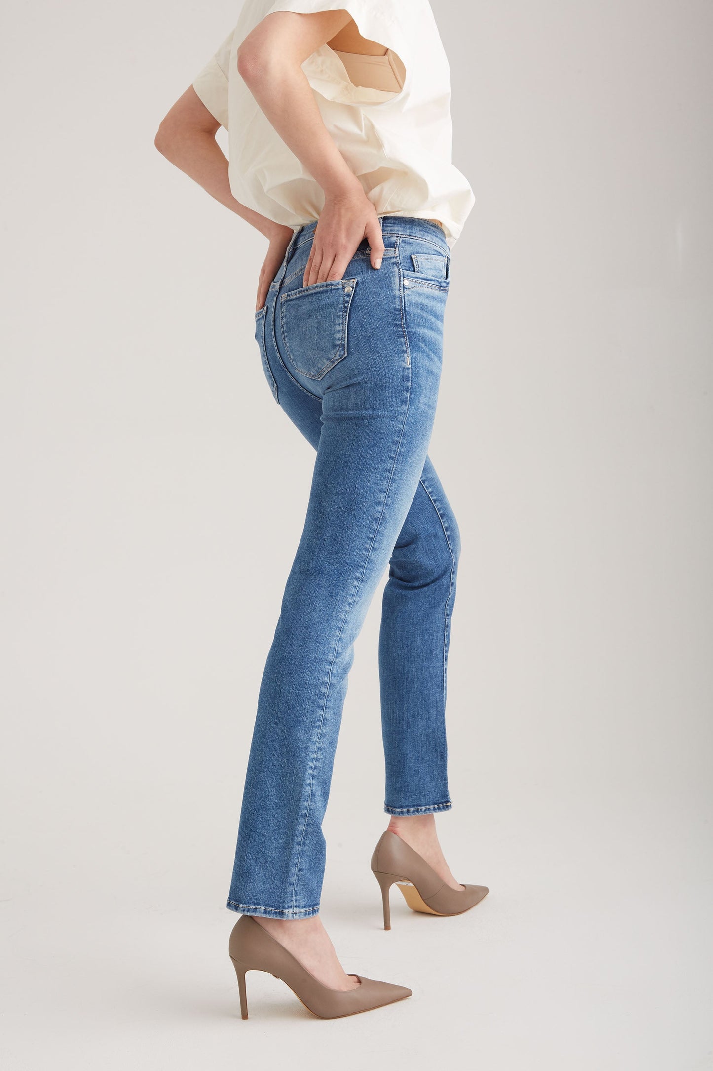 Hannah - High Waist Straight - Medium Blue