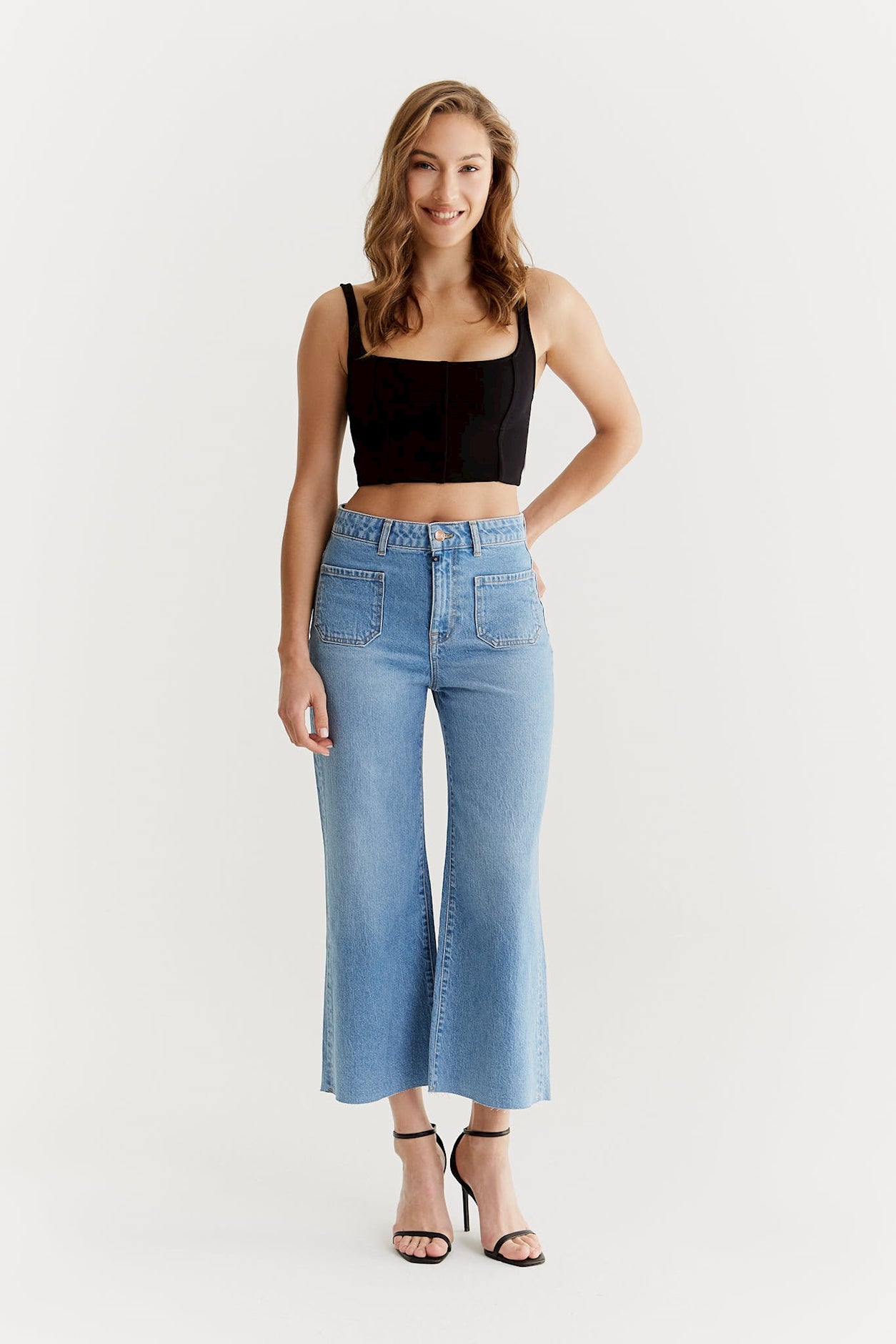 Larissa - Cropped Flare Jeans mit hoher Taille - Hellblau